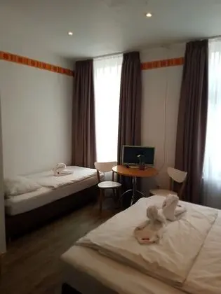 City Üç Kişilik Oda