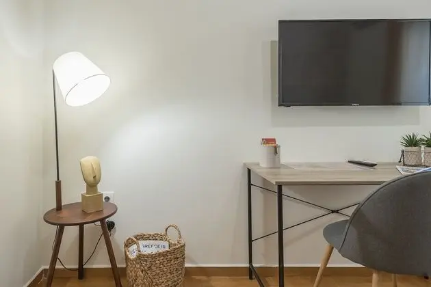 City Tek Büyük Yataklı Oda