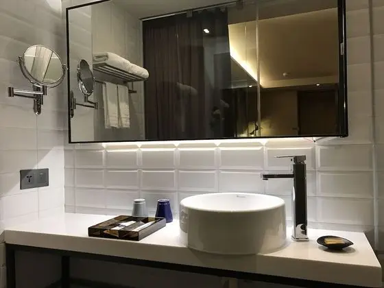 İki Ayrı Yataklı Oda, Penceresiz