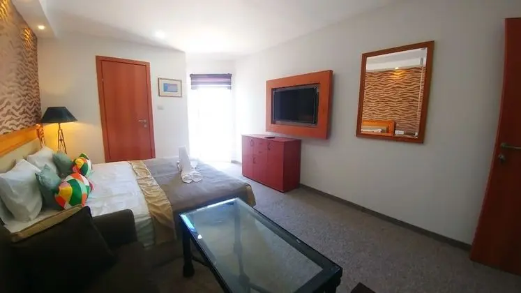 Deluxe Stüdyo Süit, Balkon, Kısmi Deniz Manzaralı
