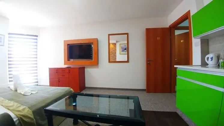 Deluxe Stüdyo Süit, Balkon, Kısmi Deniz Manzaralı