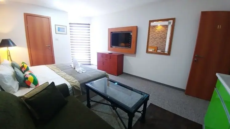 Deluxe Stüdyo Süit, Balkon, Kısmi Deniz Manzaralı