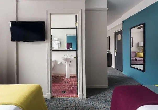 Deluxe Tek Büyük Yataklı Oda, 2 Çift Kişilik Yatak