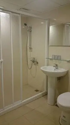 Üç Kişilik Oda
