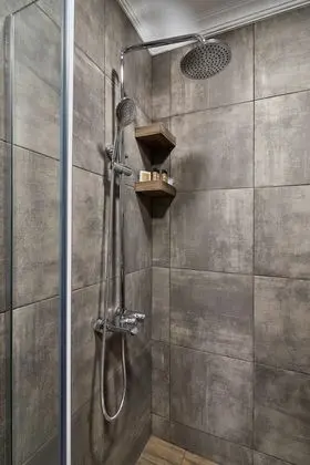 Panoramic Tek Büyük Yataklı Oda