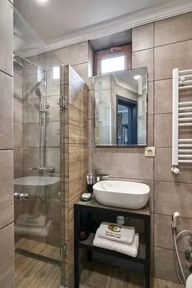 Tek Büyük Yataklı Oda