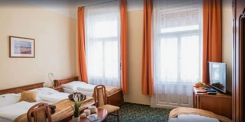 Standard Dört Kişilik Oda