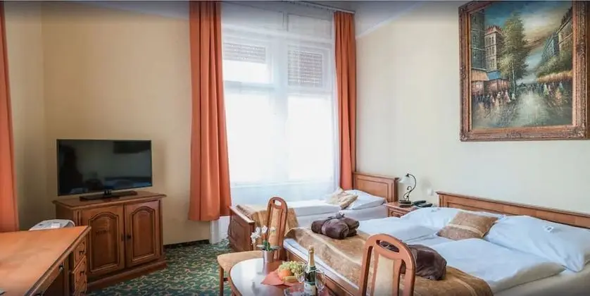 Standard Dört Kişilik Oda