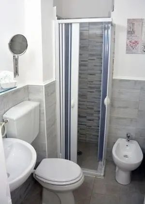 Üç Kişilik Oda