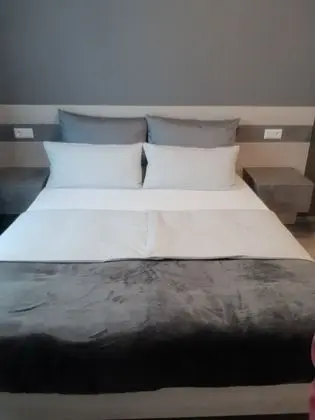 Business Tek Büyük Yataklı Oda