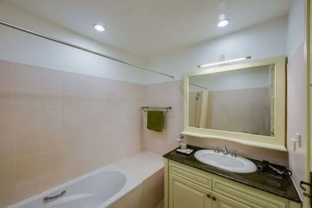 Süit (Room)