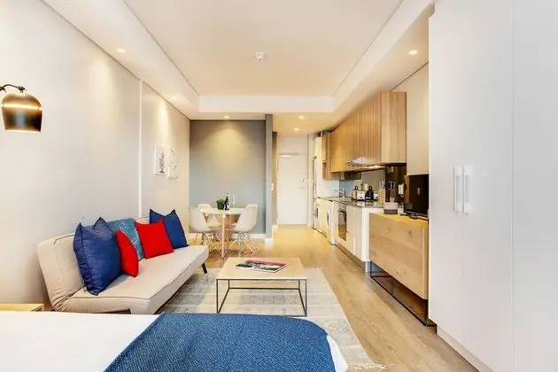 Luxury Oda