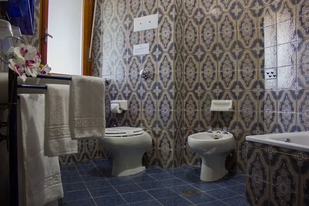 Junior Süit, Balkon