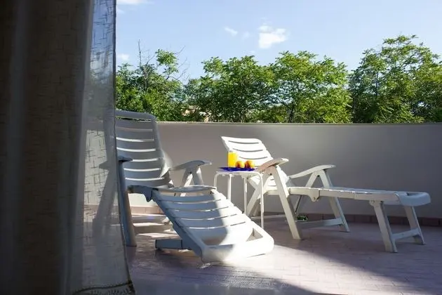 Junior Süit, Balkon