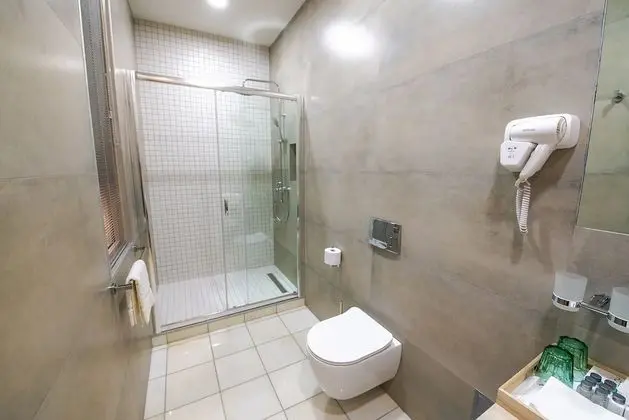 Standard Tek Büyük veya İki Ayrı Yataklı Oda