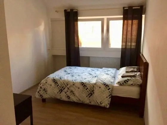 Tek Büyük Yataklı Oda, Ortak Banyo