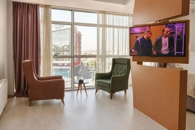 Studio, Şehir Manzaralı