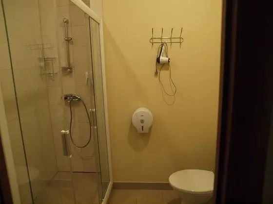 Basic Tek Büyük Yataklı Oda