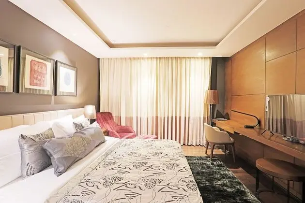 Suite Room
