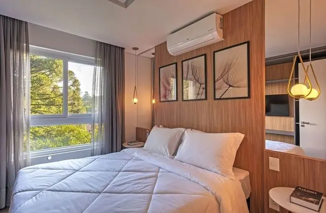 1 QUARTO, CAMA CASAL + SOFÁ CAMA (MÁX 04 PESSOAS)