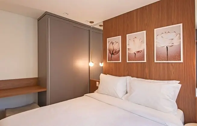 2 QUARTOS, CAMA CASAL + SOFÁ CAMA (MÁX 06 PESSOAS)