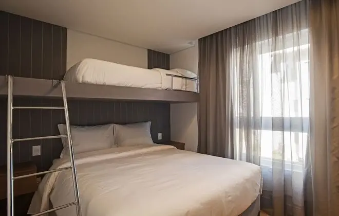 2 QUARTOS, CAMA CASAL + SOFÁ CAMA (MÁX 06 PESSOAS)