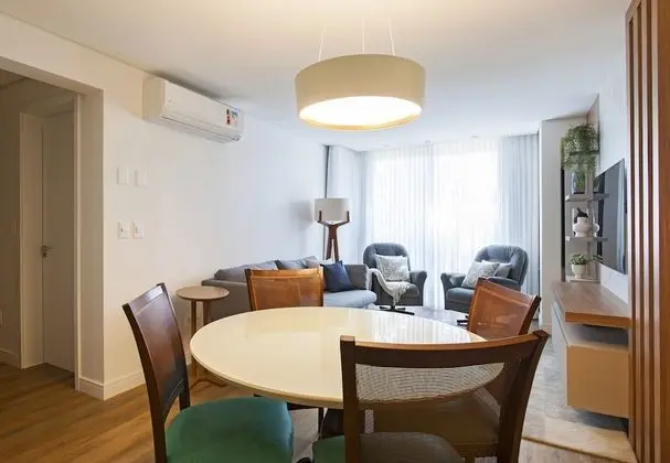 2 QUARTOS, CAMA CASAL + SOFÁ CAMA (MÁX 06 PESSOAS)