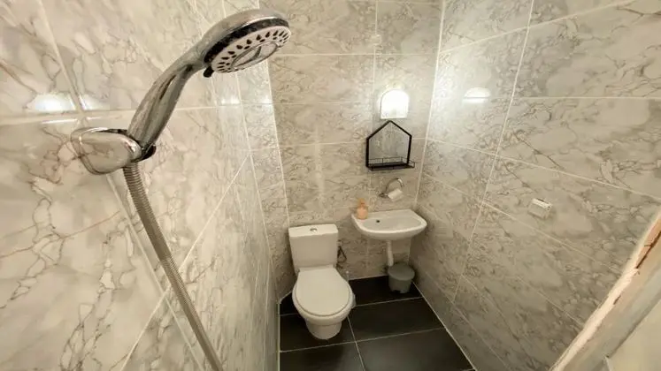 Çift Kişilik, Bahçe Manzaralı