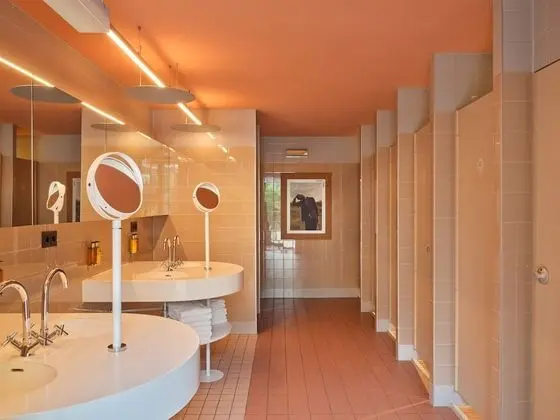 Tek Büyük Yataklı Oda, 1 Büyük (Queen) Boy Yatak, Ortak Banyo