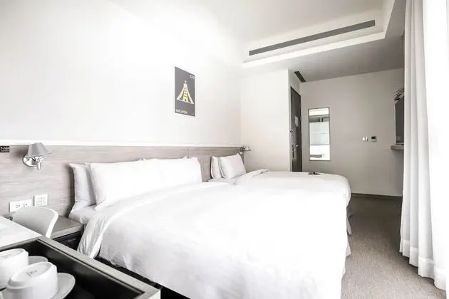 Üç Kişilik Oda (One Double & One Single Bed)