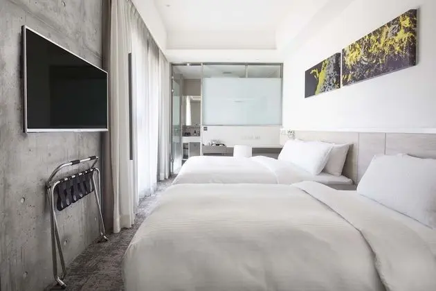 Üç Kişilik Oda (One Double & One Single Bed)