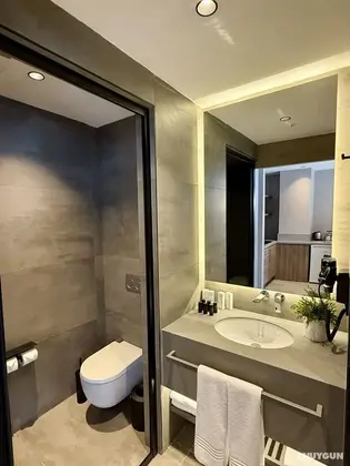 Jakuzili Loft Suite