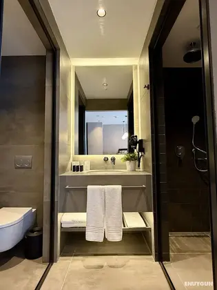 Jakuzili Loft Suite