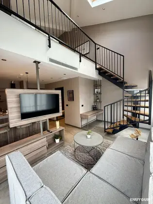 Jakuzili Loft Suite
