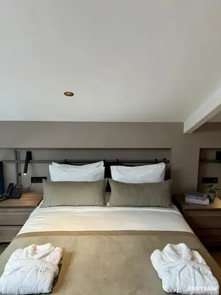 Jakuzili Loft Suite