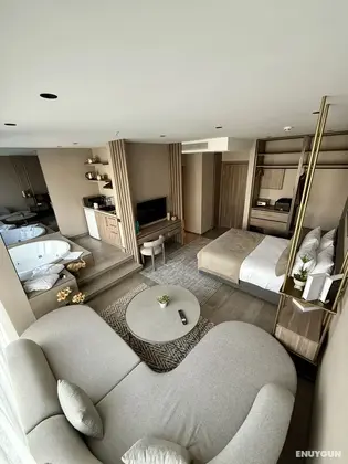 Sehir Manzarali, Jakuzili Suite