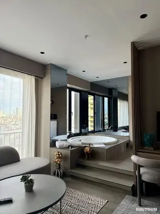 Sehir Manzarali, Jakuzili Suite