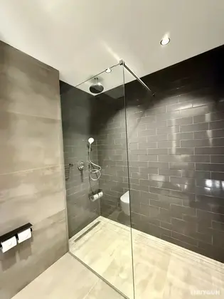 Tek Yatak Odali Suite