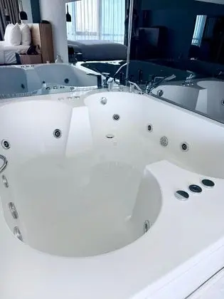 Jakuzili Suit Oda,Şehir Manzaralı,Jakuzili