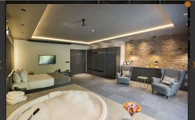 Suit With Jacuzzi
