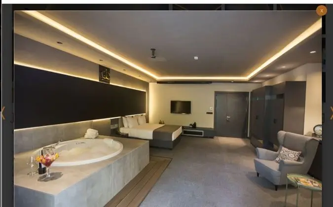 Suit With Jacuzzi
