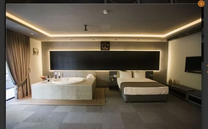 Suit With Jacuzzi