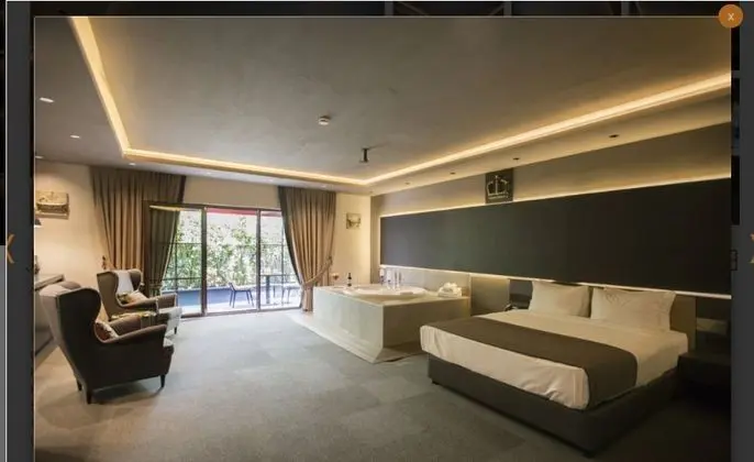 Suit With Jacuzzi