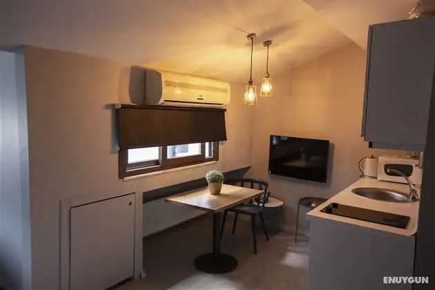 Sehir Manzarali, Jakuzili Studio Custom Oda