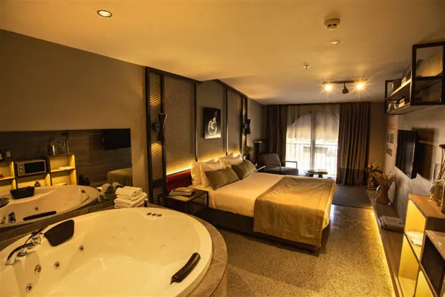 Sehir Manzarali, Junior Suite Custom Oda