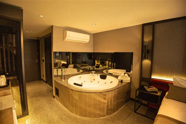 Sehir Manzarali, Junior Suite Custom Oda