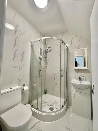 Standard Stüdyo, Özel Banyo (Quad )