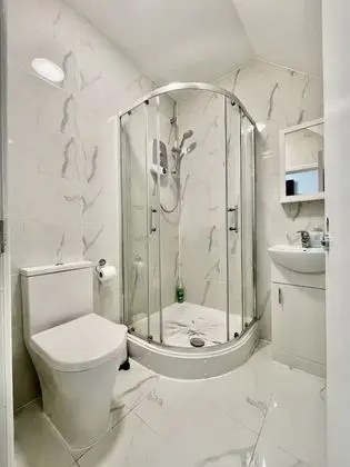 Standard Stüdyo, Özel Banyo (Quad )
