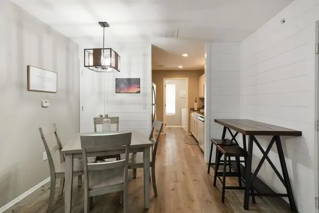 Daire (CityScape - Premier Condo -VIEWS - Up)