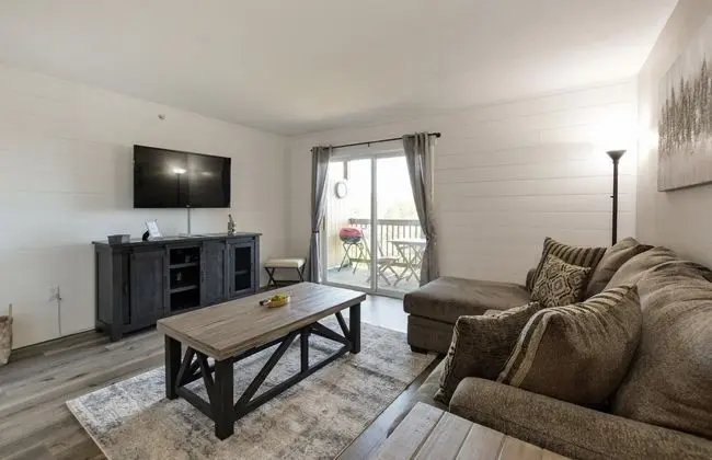 Daire (CityScape - Premier Condo -VIEWS - Up)